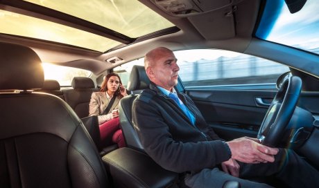 Taxi pour le transport de personnes sur une longue distance